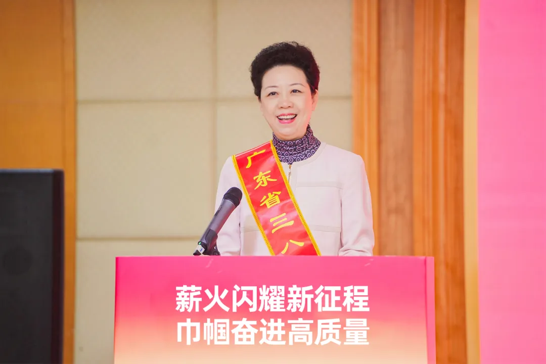 中国妇女报 | AG贵宾会李倩仪专访：以供应链为笔，绘行业新篇章